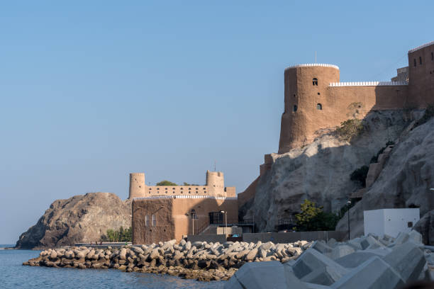 al mirani and al jalali coastal defence forts, muscat, oman - al mirani imagens e fotografias de stock