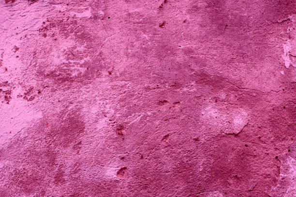 istock Wall fragment with attritions and cracks 945101674