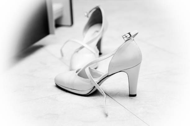 istock white wedding shoes, wedding reportage 945114020