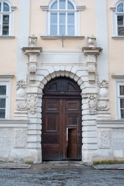 istock Vintage wooden door 945129188