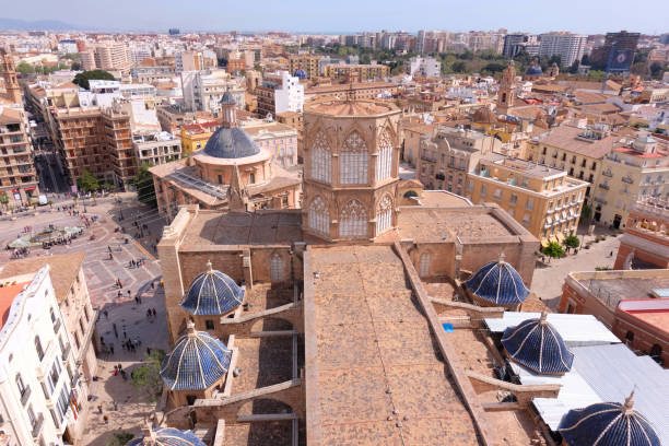 istock VIEW CATHEDRAL OF VALENCIA 945129324