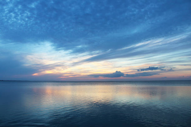 사우스 파 드레 아일랜드 텍사스에서 초기 일몰 oceanscapae - beach sunset sky cloudscape 뉴스 사진 이미지