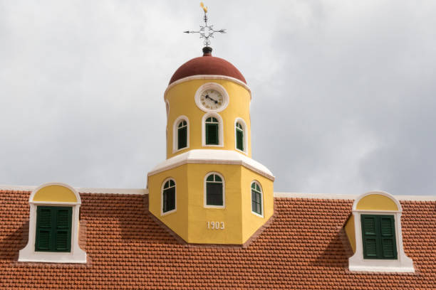 fort amsterdam unesco património de willemstad sobre a ilha caribenha de curaçao - fort amsterdam - fotografias e filmes do acervo