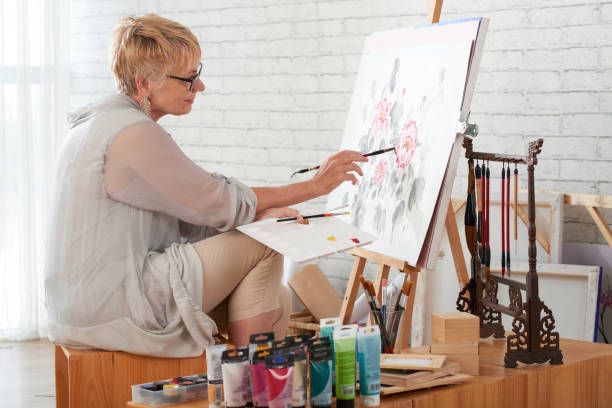 istock Female artist 945408888