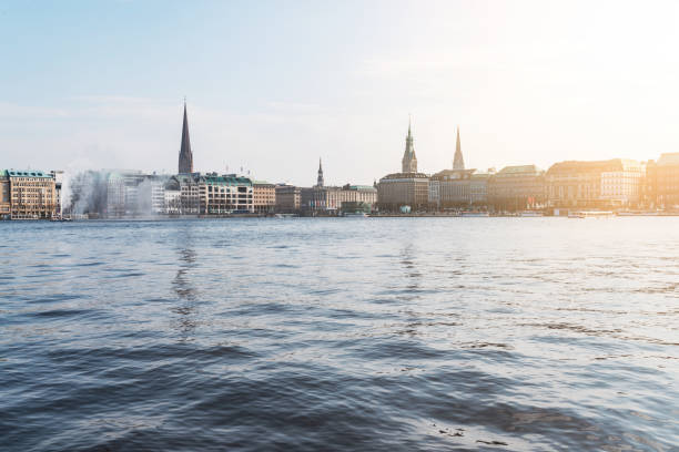 Alster Lake and Jungfernstieg in Hamburg, Germany on sunny spring day Alster Lake and Jungfernstieg in Hamburg, Germany on sunny spring day binnenalster lake stock pictures, royalty-free photos & images