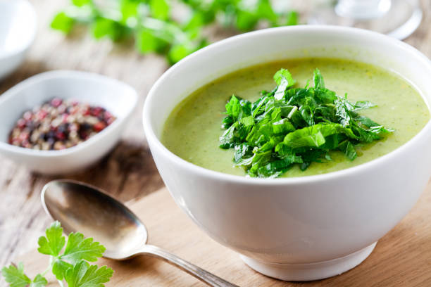 istock Bowl Of Broccoli And Mint Soup 945606464