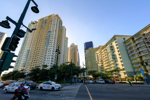 serendra fachada residencial em bonifacio global city, taguig, filipinas - ayala - fotografias e filmes do acervo