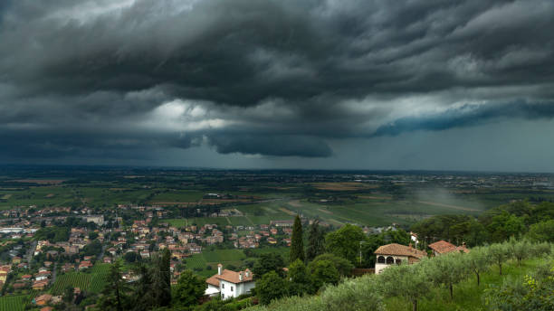 istock Beautiful summer storm with shelf cloud over Cormons. 945668160