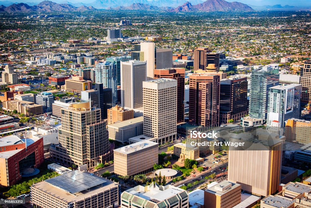 Widok z lotu ptaka na centrum Phoenix - Zbiór zdjęć royalty-free (Phoenix - Stan Arizona)