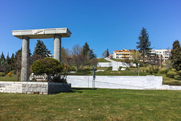 the statue of spartacus in town of sandanski, bulgaria - spartacus imagens e fotografias de stock