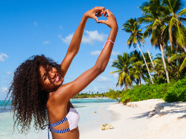 летняя любовь - swimwear caribbean sea beach water стоковые фото и изображения