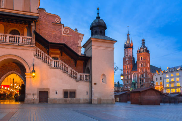 istock The Krakow Cloth Hall on the Main Square at night 946012702