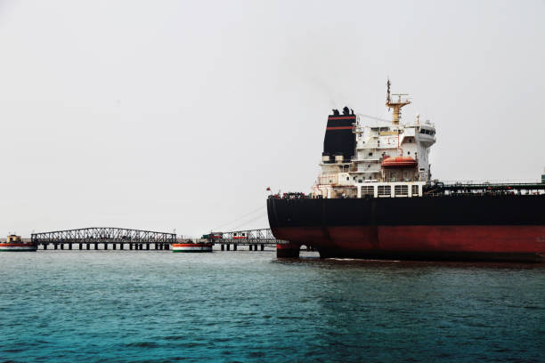 istock Oil Tanker, Mumbai, India 946024686