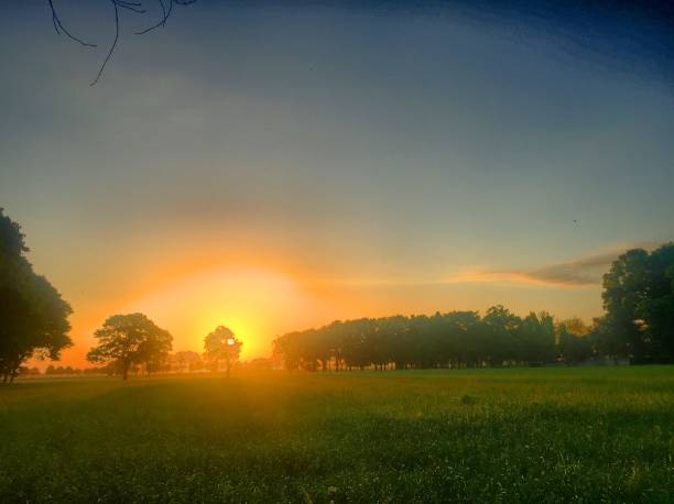 istock Idyllic Countryside sunrise 946060848