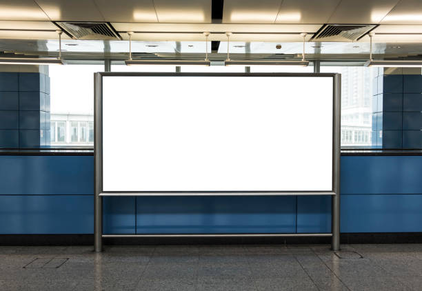 пустой рекламный щит в современном интерьерном зале. полезно для рекламы. - hong kong billboard asia china стоковые фото и изображения