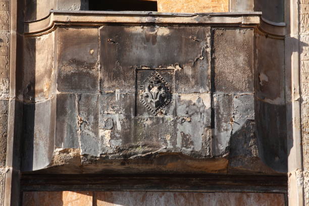 istock Decorated old burnt-out window ledge 946118160