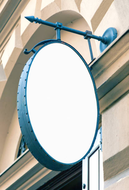 istock Blank oval restaurant signage mockup 946146208