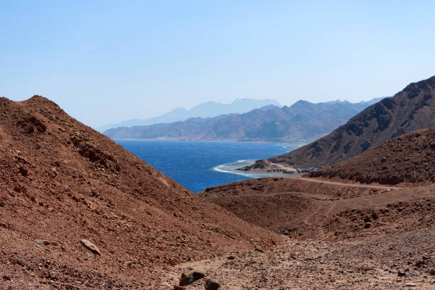 istock Beautiful empty coast of Red Sea in Egypt 946247524