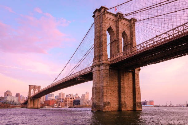 pont de brooklyn - brooklyn bridge bridge brooklyn stone photos et images de collection