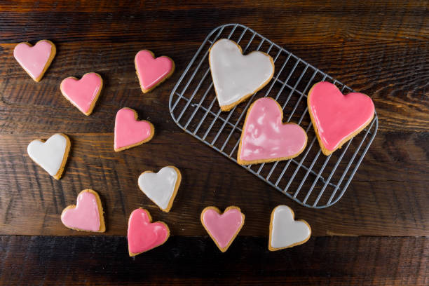 istock Large and Small Heart Shaped Cookies 946283974