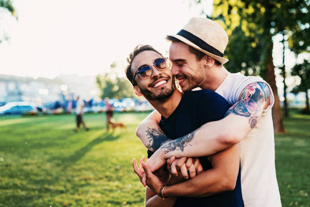 evento de marco e vida lgbt - gay man homosexual men kissing - fotografias e filmes do acervo