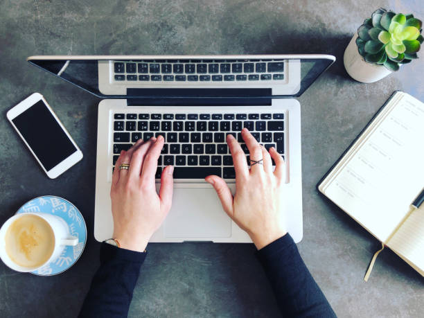 istock Woman working at the office desk 946466358