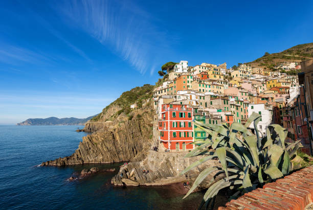 istock Riomaggiore - Cinque Terre - Liguria Italy 946475846