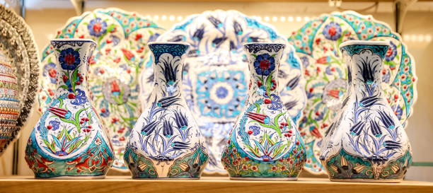 istock Turkish Ceramics in Grand Bazaar, Istanbul, Turkey 946492480
