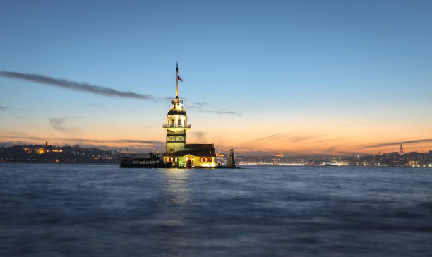 istock Maidens Tower in Istanbul, Turkey 946492588