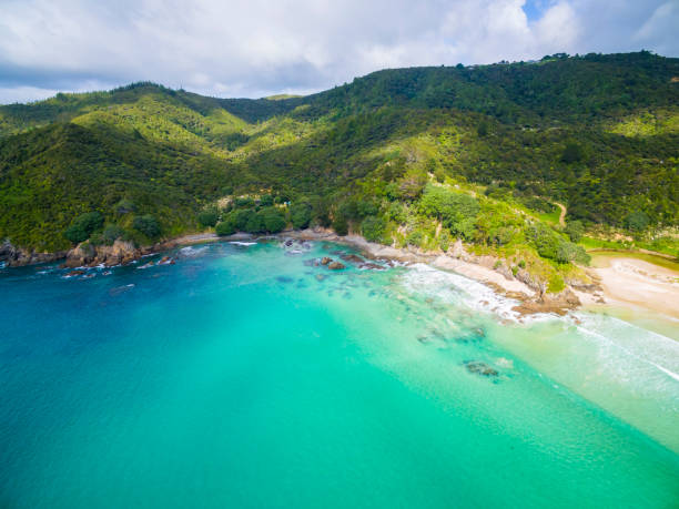 istock Bay of Islands 946578642