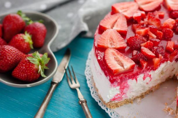 istock Cake pie made with strawberry fresh fruit 946624496