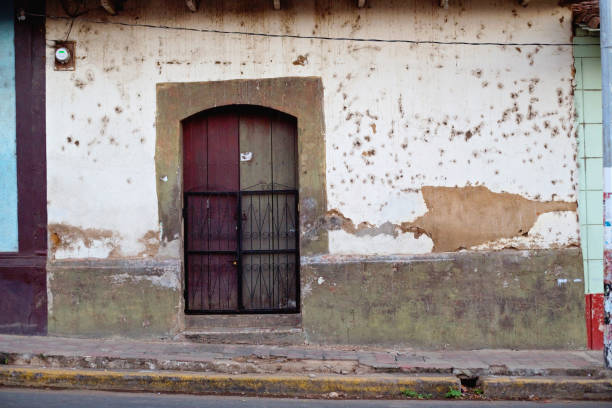 istock Latin America Doors 946631570