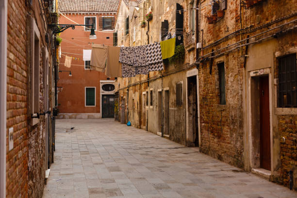 istock Linen on the streets of Venice 946652120