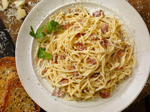 Spaghetti Carbonara with Garlic Bread