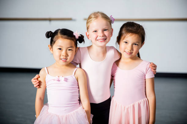 young group of girl friends at dance class - jazz ballet imagens e fotografias de stock