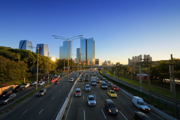 istock Sao Paulo in the sunset 946735044