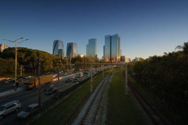 istock Sao Paulo in the sunset 946735066