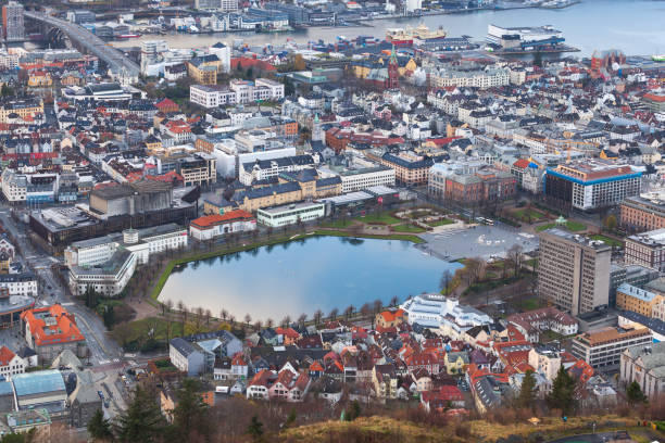 istock Bergen view with Lille Lungegardsvannet 946784918