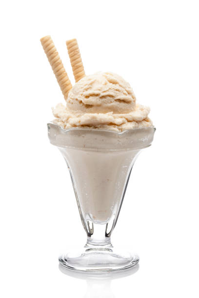 istock Vanilla ice cream sundae cup on white background 946795702