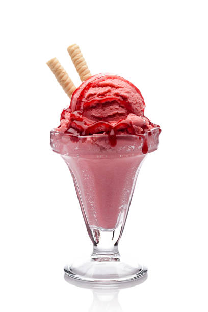 strawberry ice cream sundae cup on white background - frozen sweet food imagens e fotografias de stock