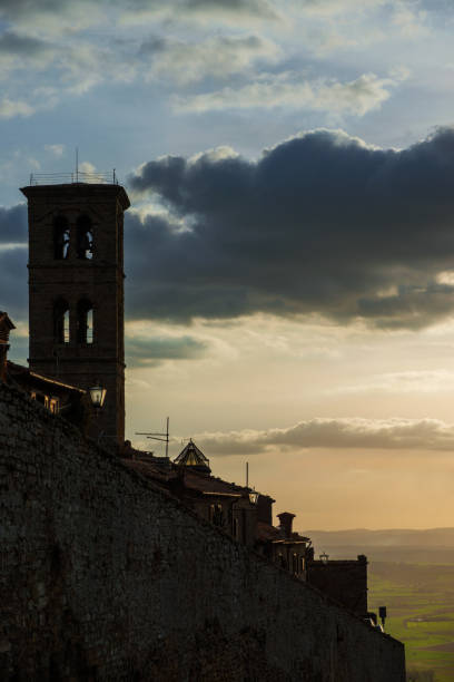 istock Cortona and Val di Chiana at sunset 946799704