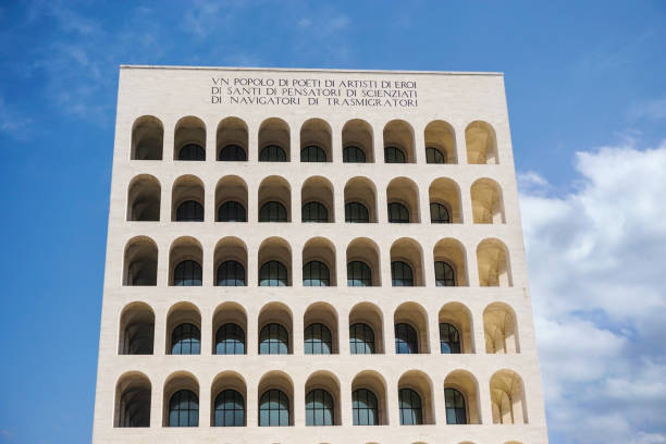 palazzo della civilta del lavoro en roma - civilta fotografías e imágenes de stock