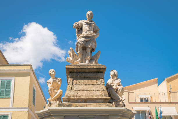 statue dedicated to king vittorio emanuele third erected in carloforte in sardinia. - 16637 imagens e fotografias de stock