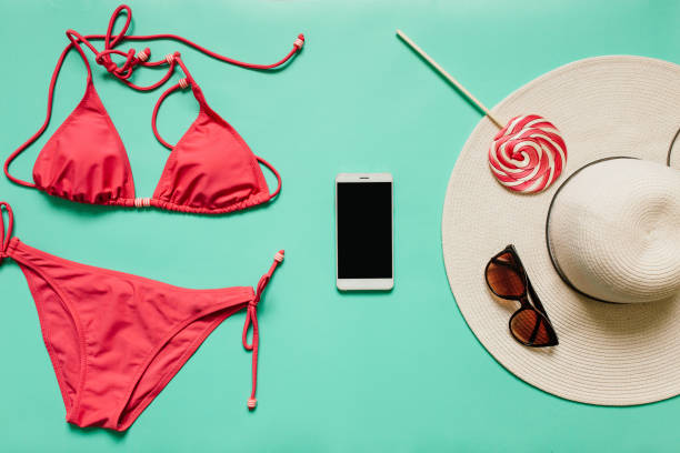 istock Summer vacation concept with pink bikini suit, hat and accessories 946856954