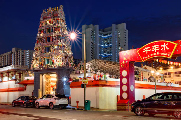 istock Singapore, Pagoda street 946904354