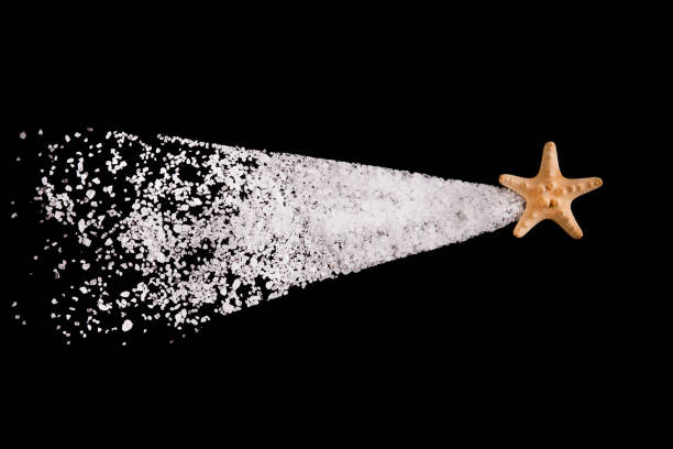 istock Sea salt on a black background 946908618