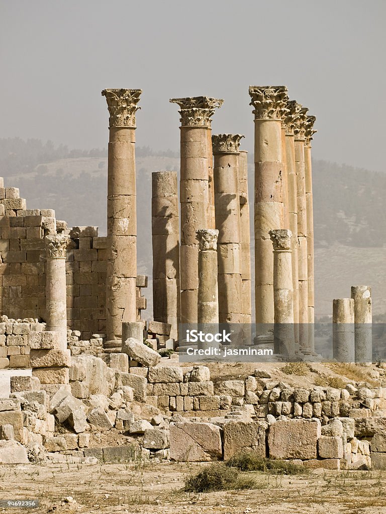 Tempio di Artemide, di Jerash - Foto stock royalty-free di Tempio di Artemide - Jerash