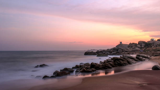 istock Golden Sunset at Kirinda, Sri Lanka 946945554
