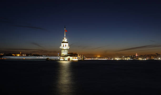 istock Maidens Tower in Istanbul, Turkey 946977532