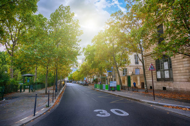 istock Street in Paris 946999404